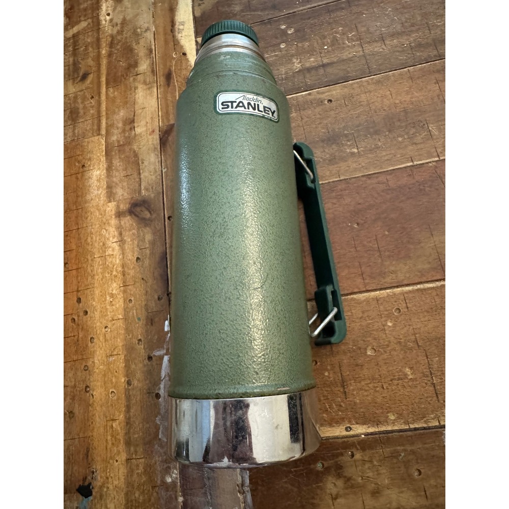 Vintage Aladdin Stanley Vacuum Bottle Thermos A-944DH 1 Quart Hammertone Green
